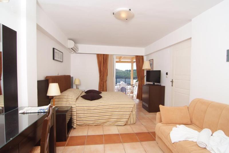 Minoa Hotel Tolo Ngoại thất bức ảnh